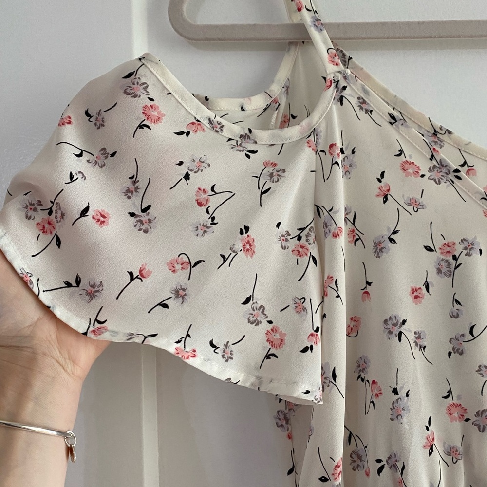 Sienna Sky floral off-the shoulder sleeve tank top